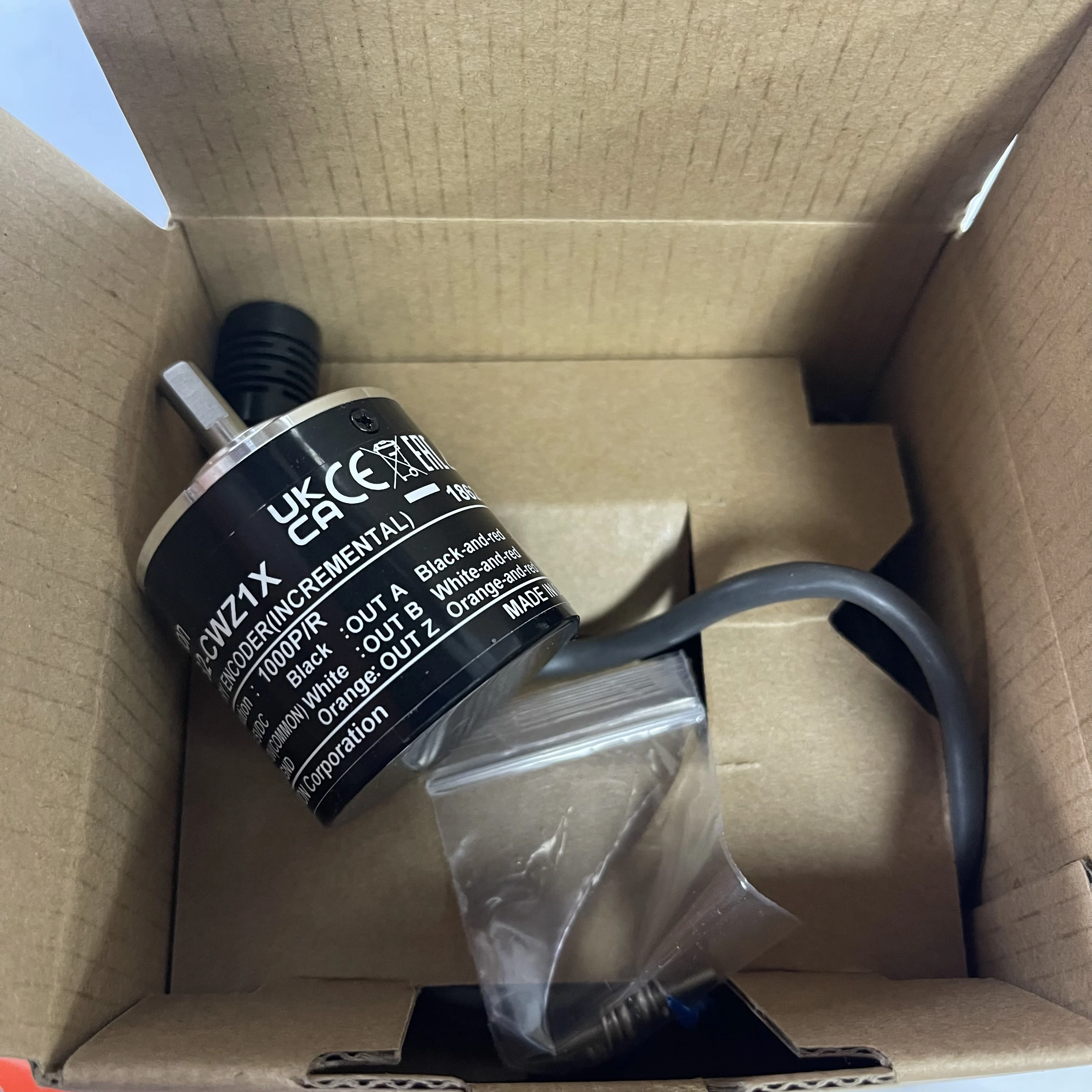 OMRON Incremental Encoder E6B2-CWZ1X 1000P/R OMRON Incremental Encoder E6B2-CWZ1X 1000P/R