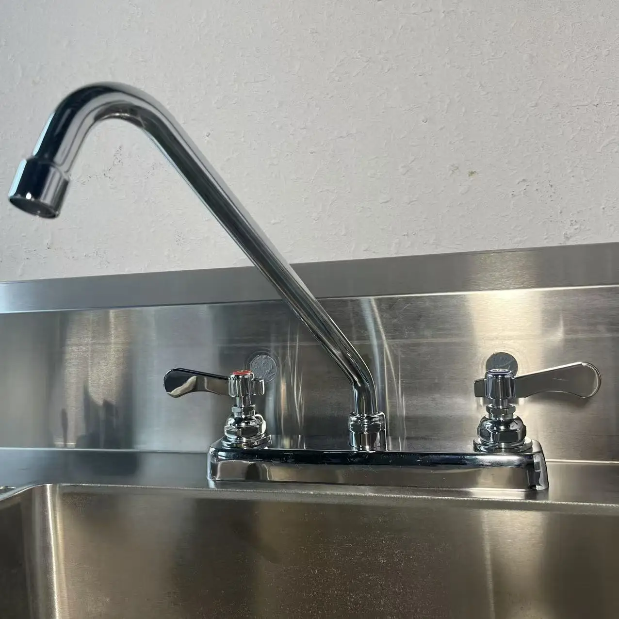 Commercial Kitchen Modern Kitchen Faucet Gun Metal Mixer Water Tap Dual Handle Stainless Steel Flexible Kitchen Sink Faucet factory