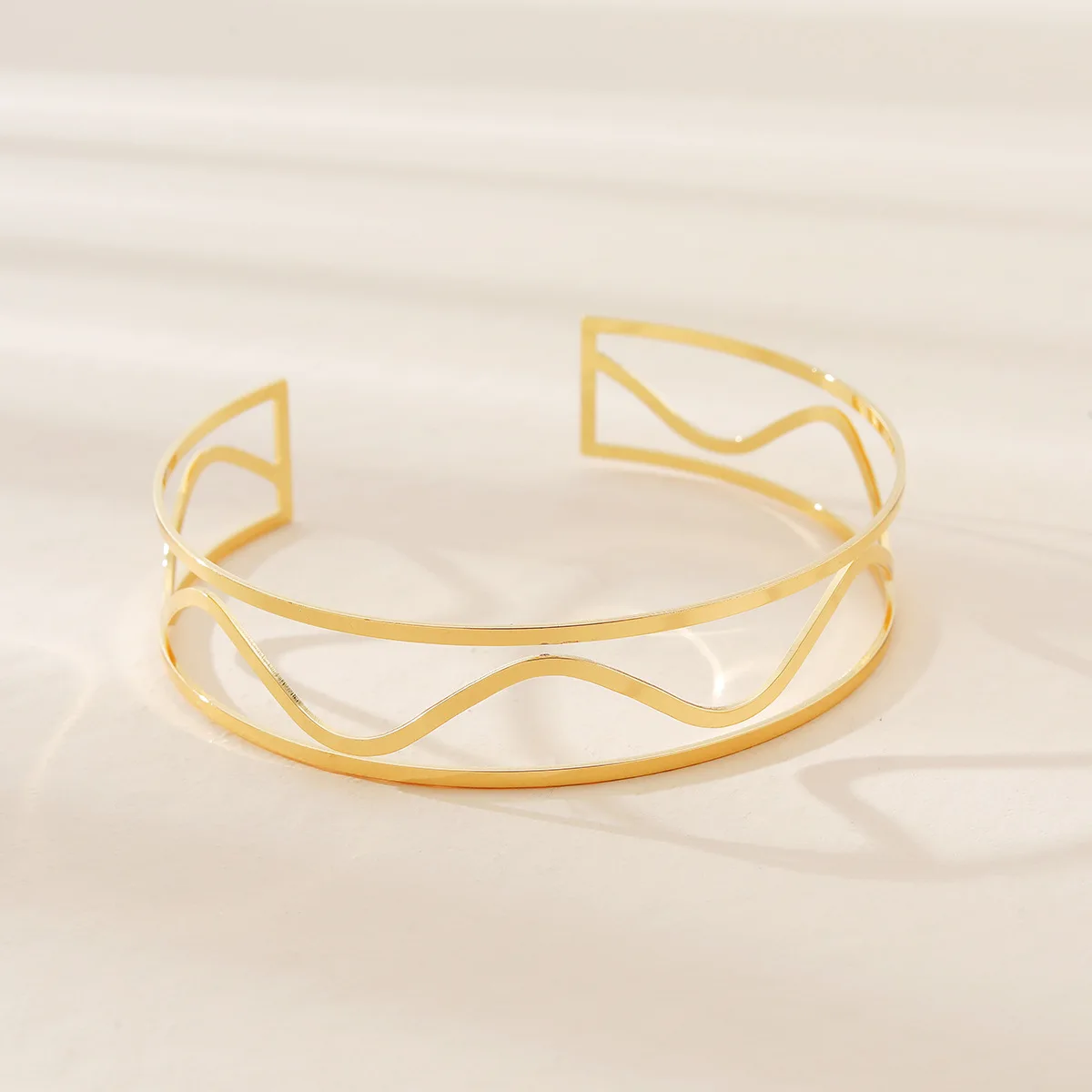 Upper Arm Bands - Stylish & Adjustable Jewelry for Women