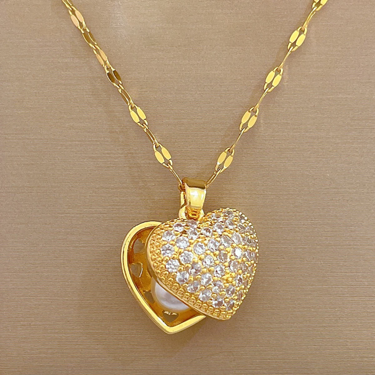 Elegant Peach Heart Seashell Necklace