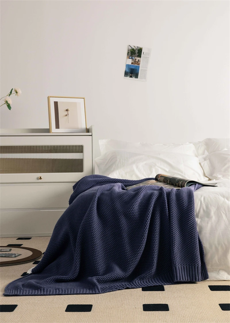 Soft And Comfortable Solid  100% Cotton Knitted Throw Blanket For Children And Hotel Blanket AY manufacture