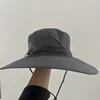 Gris oscuro