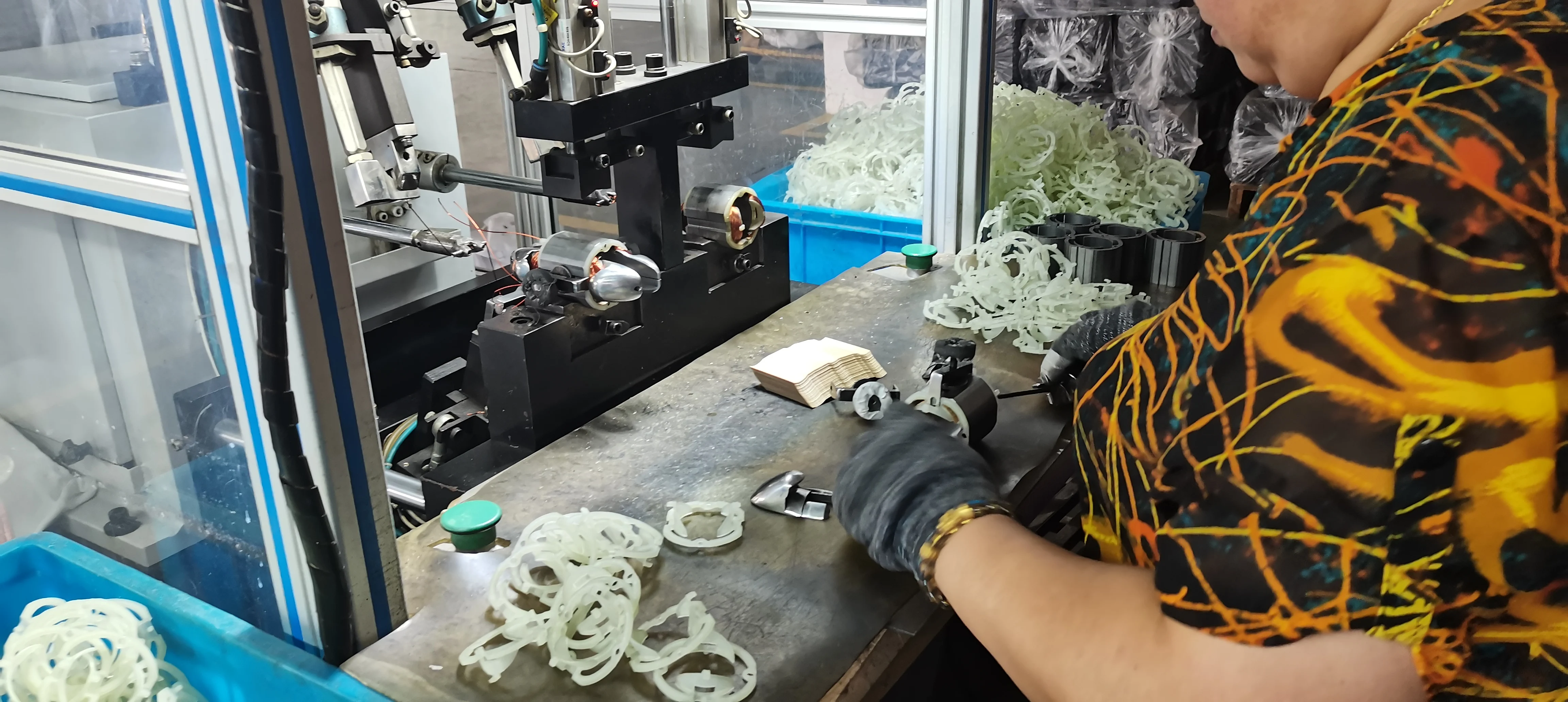 Professional Level 2100w Electric Demolition Hammer Grease Breaker Jack