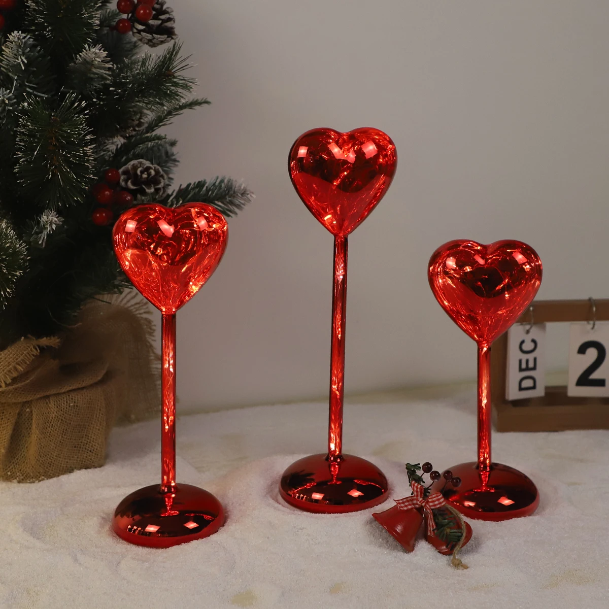 2024 Cheap High Quality Wireless Glitter Heart Shaped Christmas Lighted Up Decoration Festival Party Wedding Glowing Crafts factory