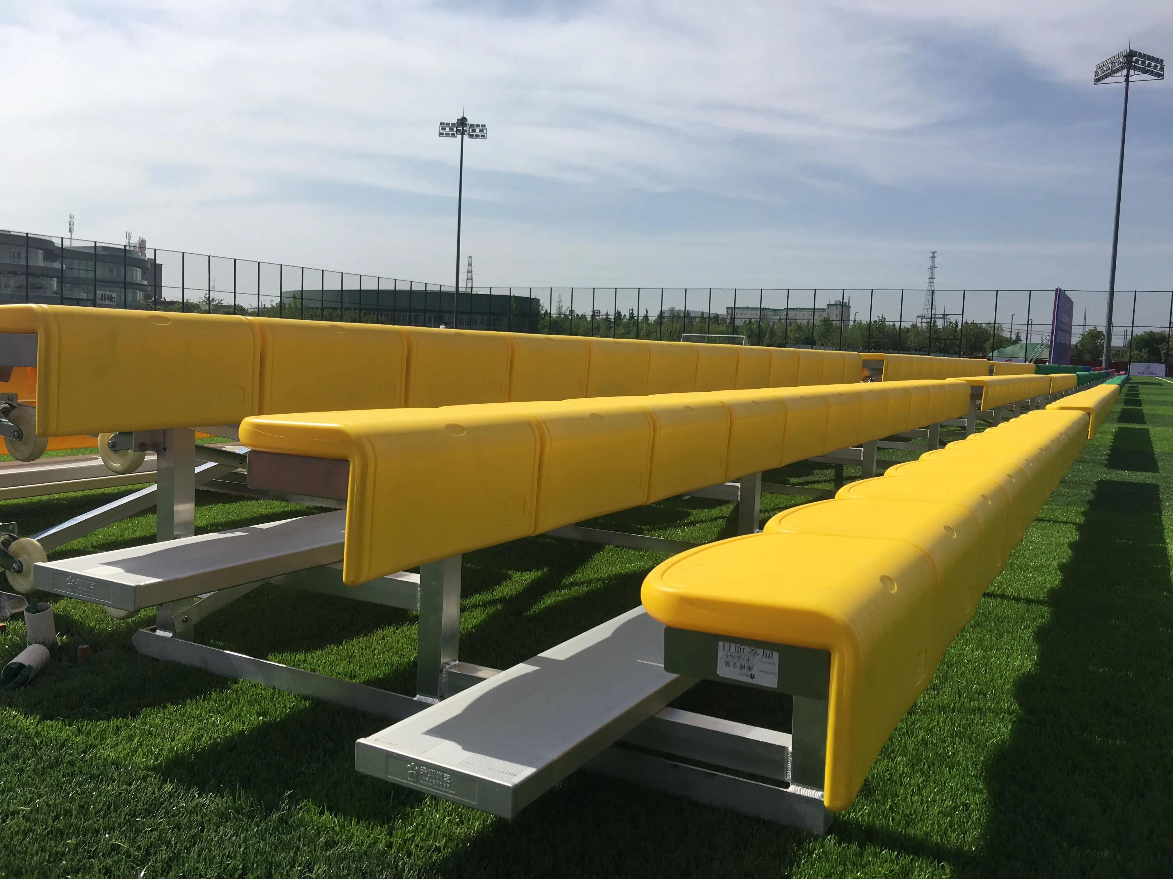 Modular Folding Stadium Seat with Metal Frame and Shelter 10
