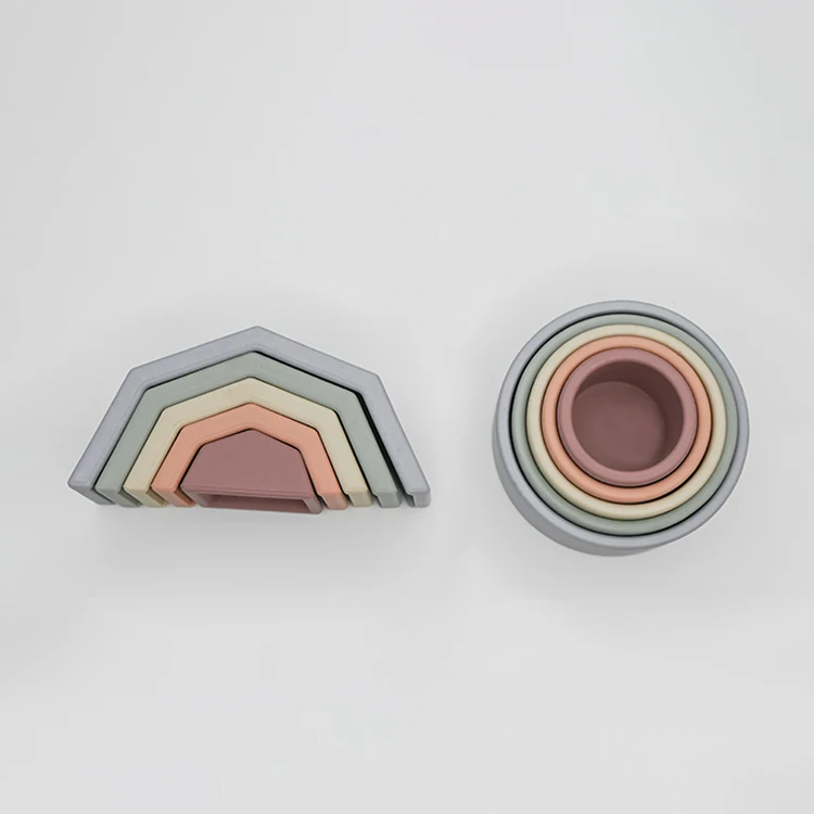 Dongli New Bpa-Free Organic Soft Silicone Stacking Rainbow Baby Toys with gift box for Children