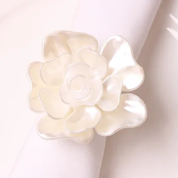 Rustic Table Settings Elegant White Flower Napkin Holder Exquisite Banquet Serviette Buckles Napkin Ring for Wedding Dinner