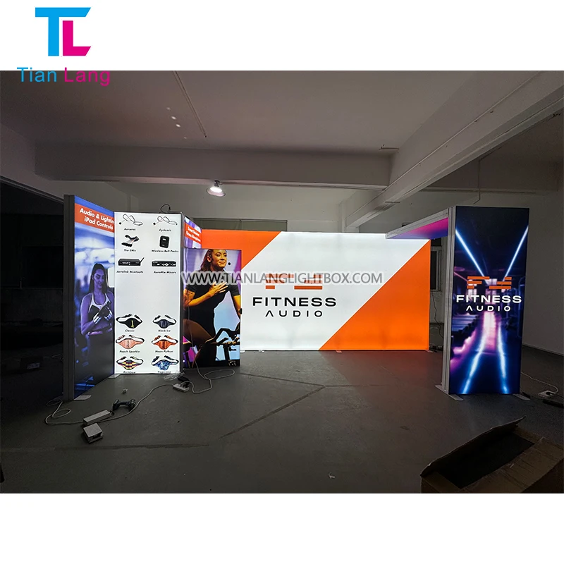 ציוד פרסום אדום לטווח ארוך 20x8 רגל מסגרת אלומיניום SEG טקסטיל תצוגה מאורה LED סטנד תערוכת מסחר