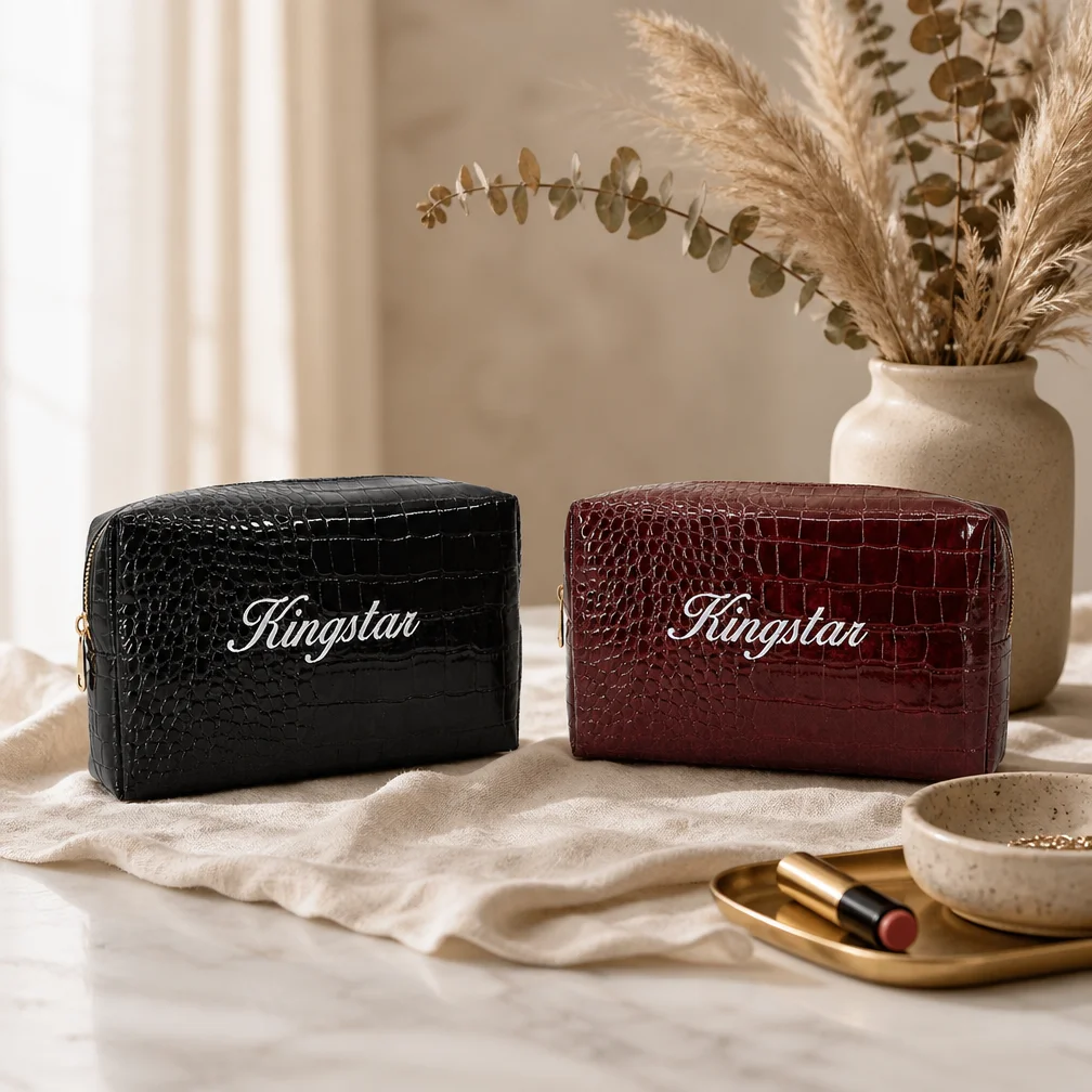 Pochette de toilette de luxe OEM en cuir végétal avec imprimé crocodile, étanche, avec fermeture à glissière, pour cosmétiques féminins, voyage et usage quotidien