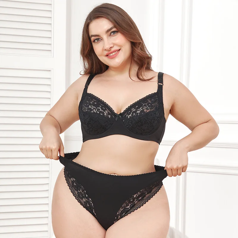 Ensemble Soutien-gorge & String Dentelle Triumph 100D - Noir Sexy Avec Armature - Neuf Sans étiquette
