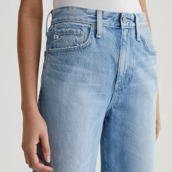 Women's Light Blue Wash Ultra-High Rise Wide Leg Jeans 100% Cotton Custom OEM/ODM Sun-Bleached Fade Worn Pocket Edges Denim