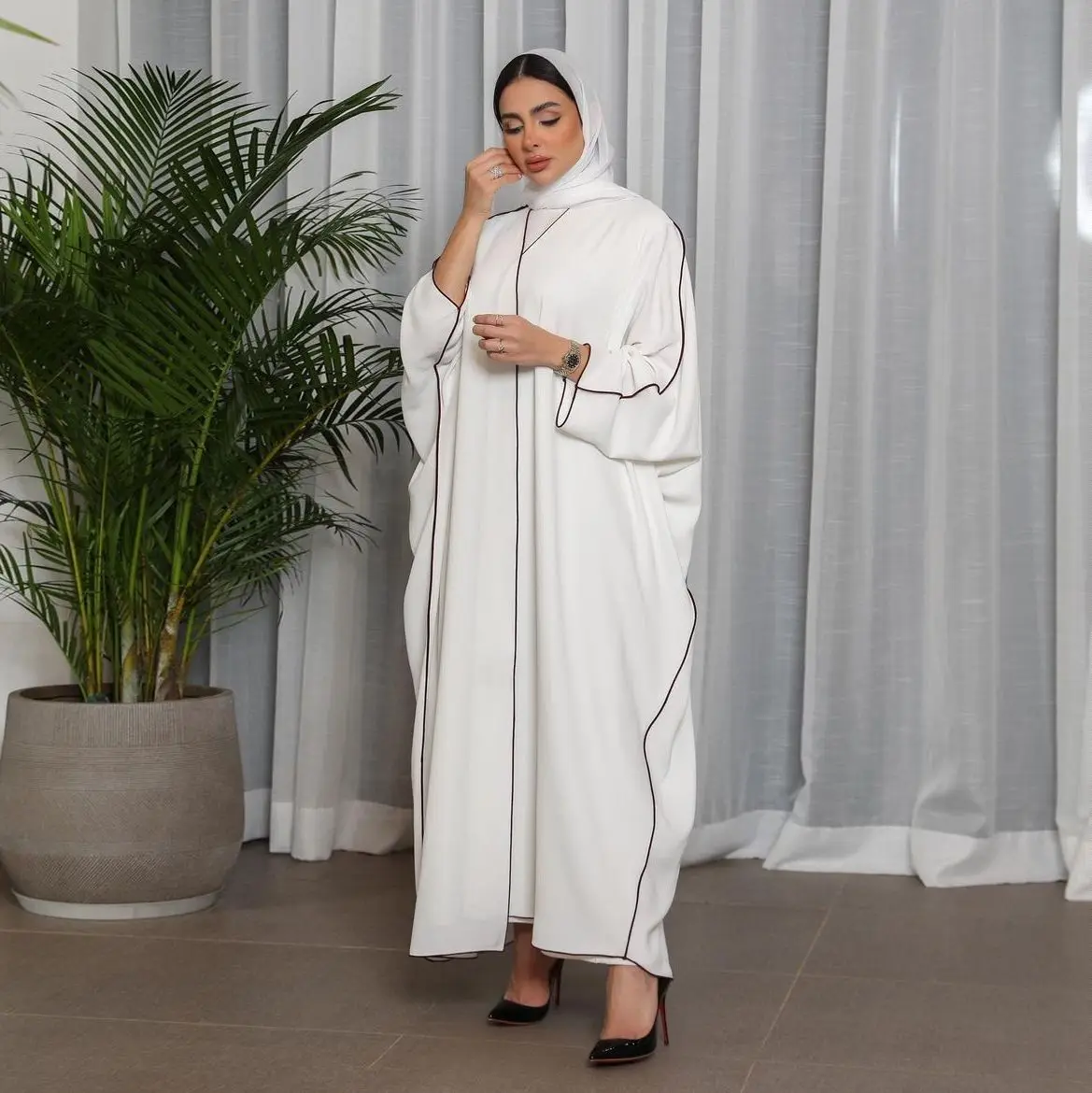 Abaya Chic à Bordure Contrastée – Taille Unique – Grossiste Turquie & Sourcing Monde Grossiste Turquie