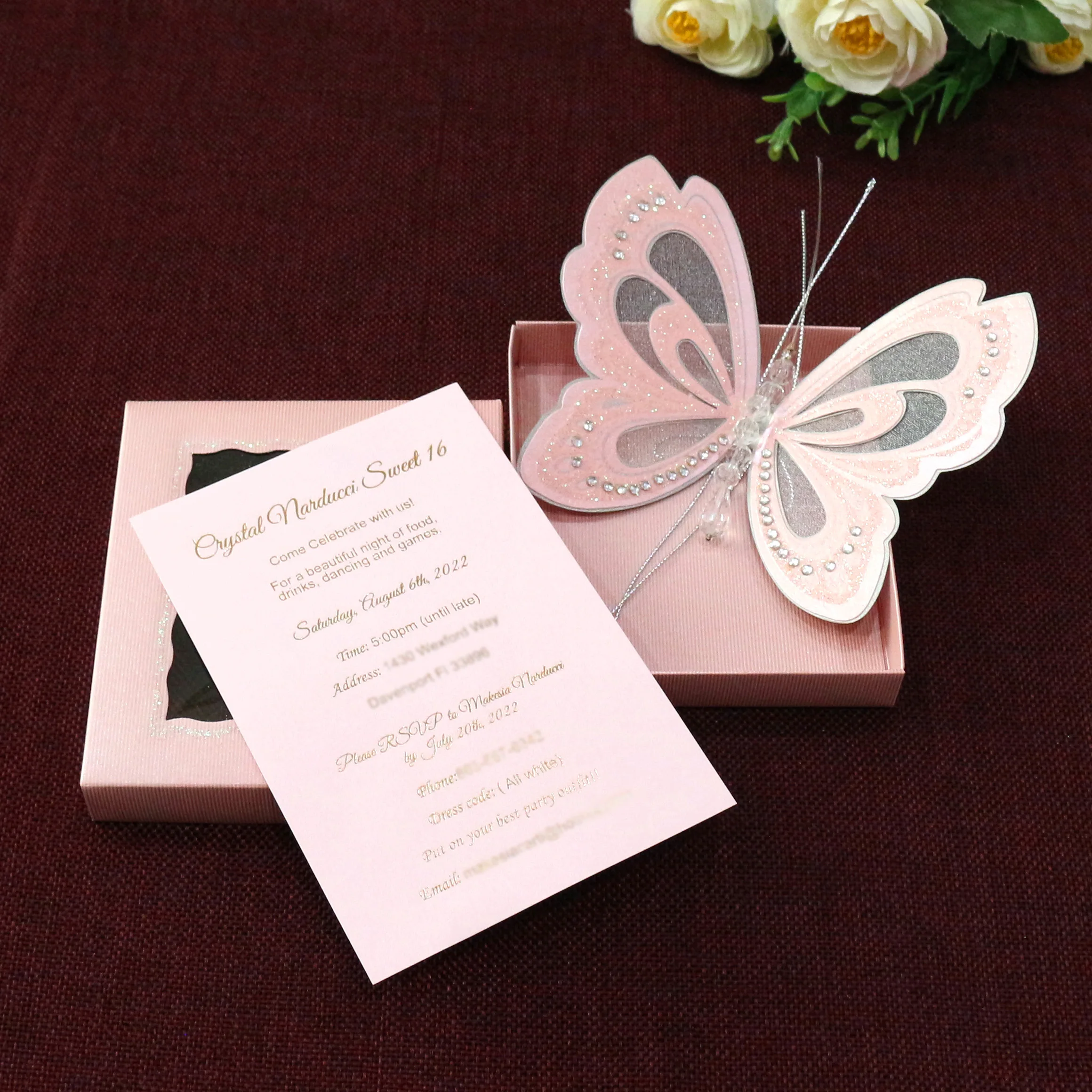 Tarjetas de invitación sorpresa en video :: Mariposas voladoras para bodas