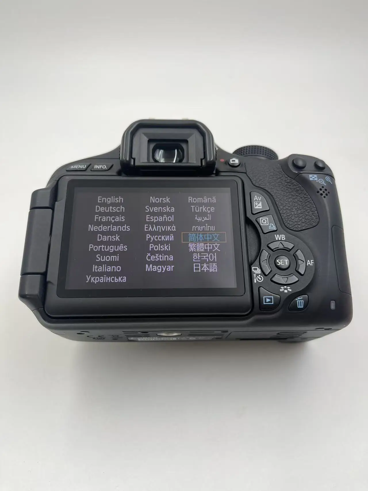 Refurbished Canons EOS 77D (9000D) with 18-135mm IS USM Nano Lens