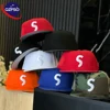 สีขาว