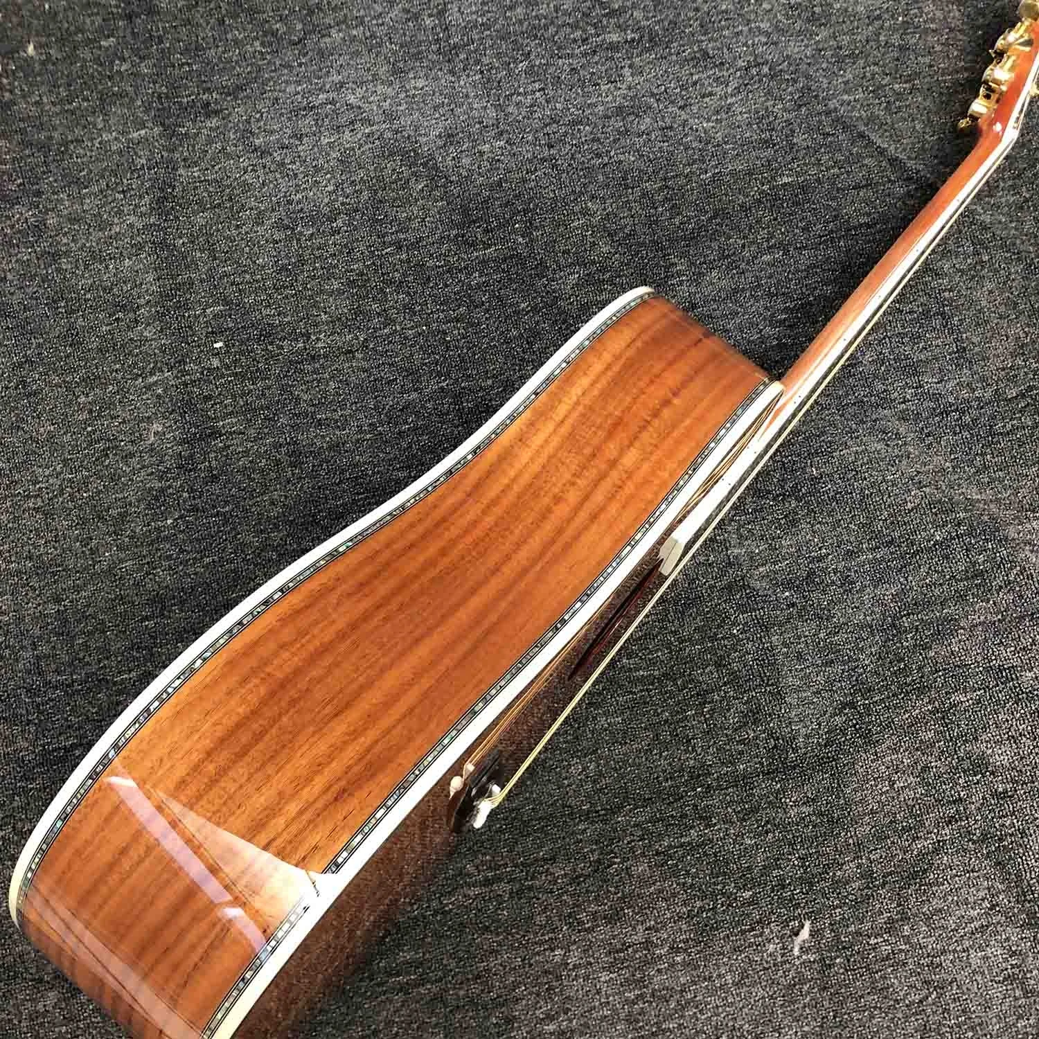 Charra acustica con top in cedro massiccio personalizzato, intarsio
