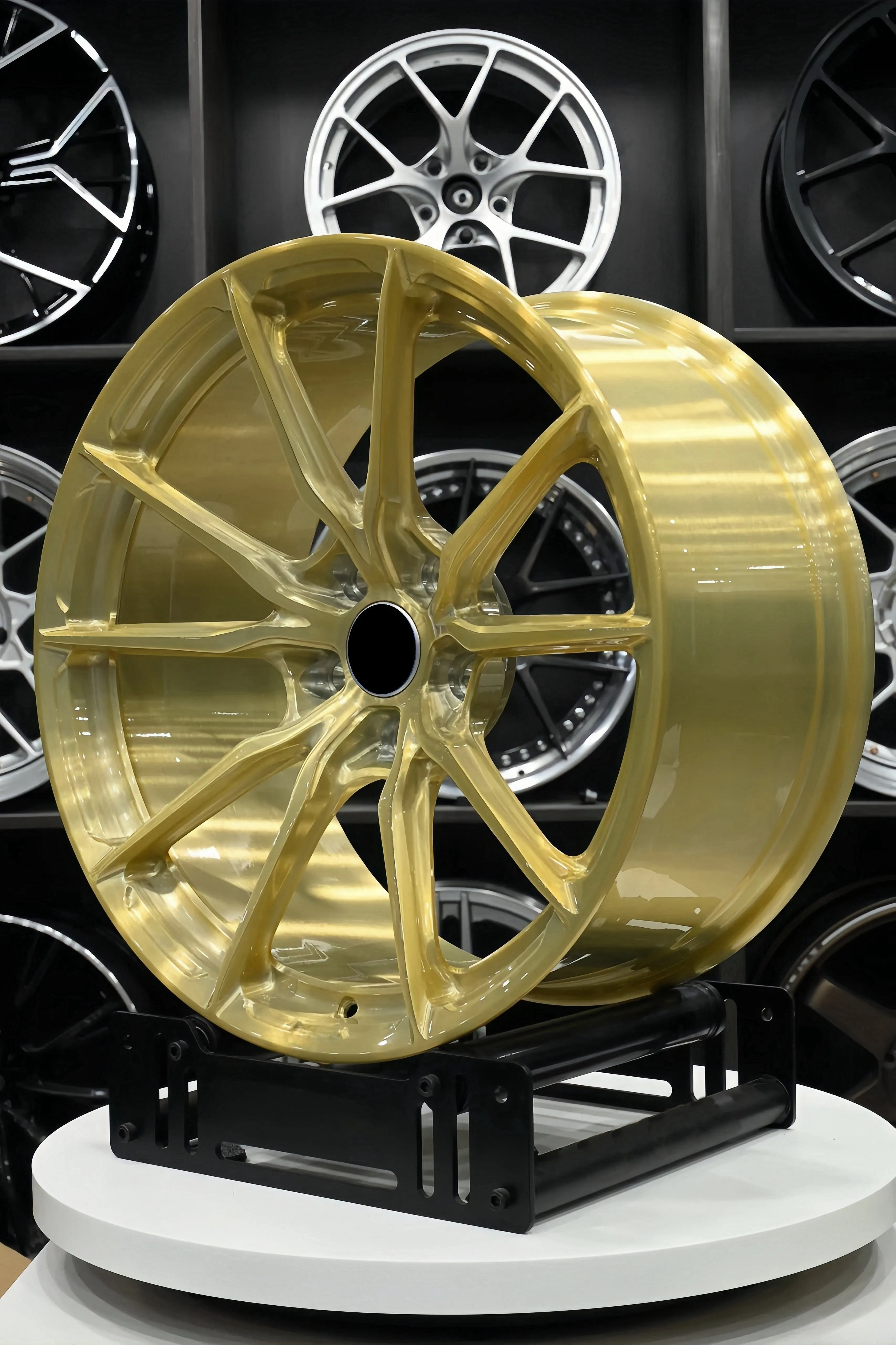 XINLAI Hot Sale 1 Piece Golden Forged Brushed Polished 5x120 5x112 5x114.3 18 19 20 21 22 Inch Wheel for Racing Car Wheel - Image 3
