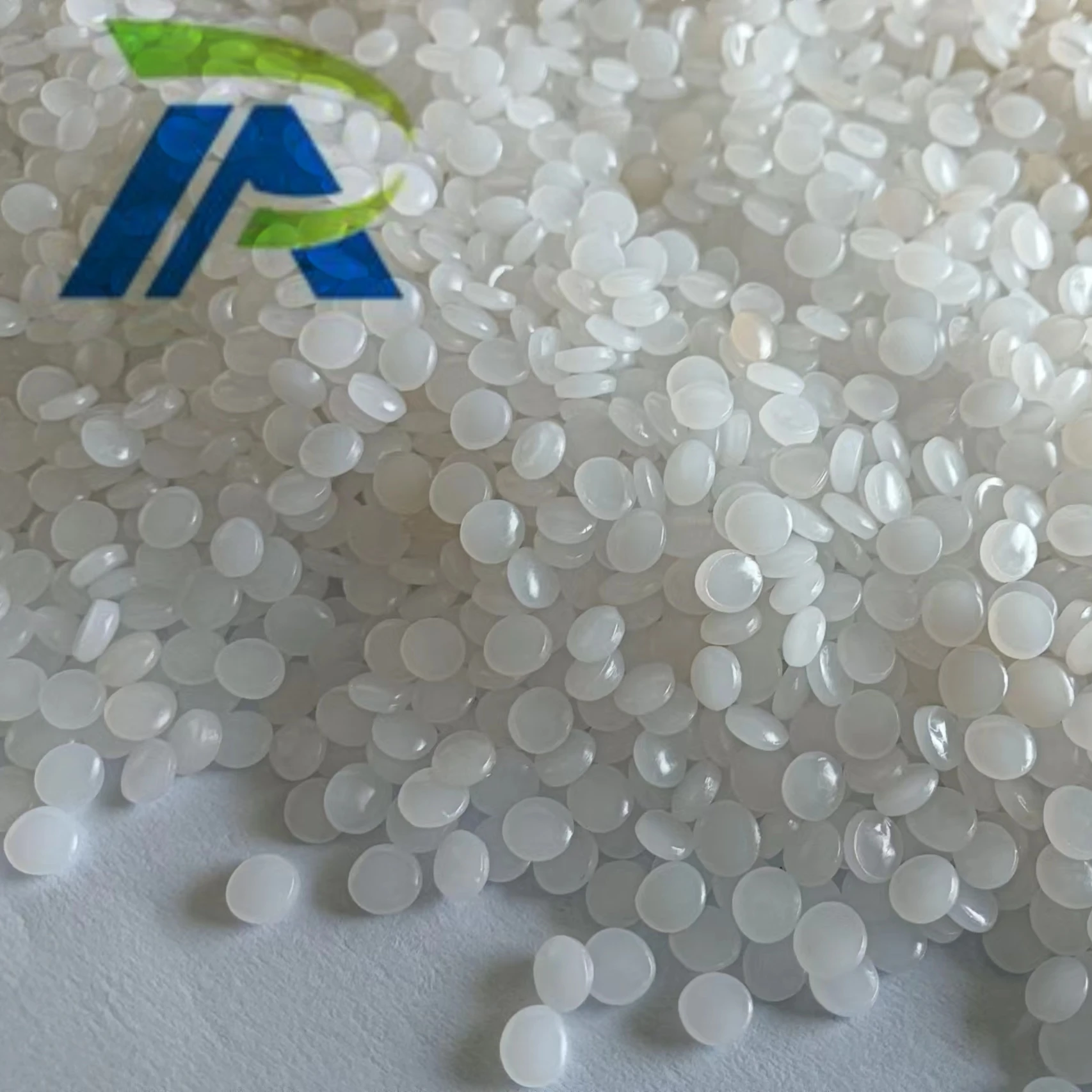 Горячая распродажа дешевая цена пластмассовое сырье белые гранулы ldpe пластиковые для пластмассовых