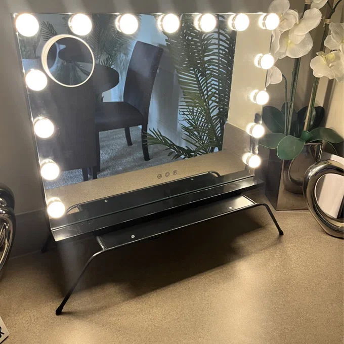 Modern Hollywood Makeup Mirror with 3 Color Temperature Adjustable Brightness and USB Charging Port 4