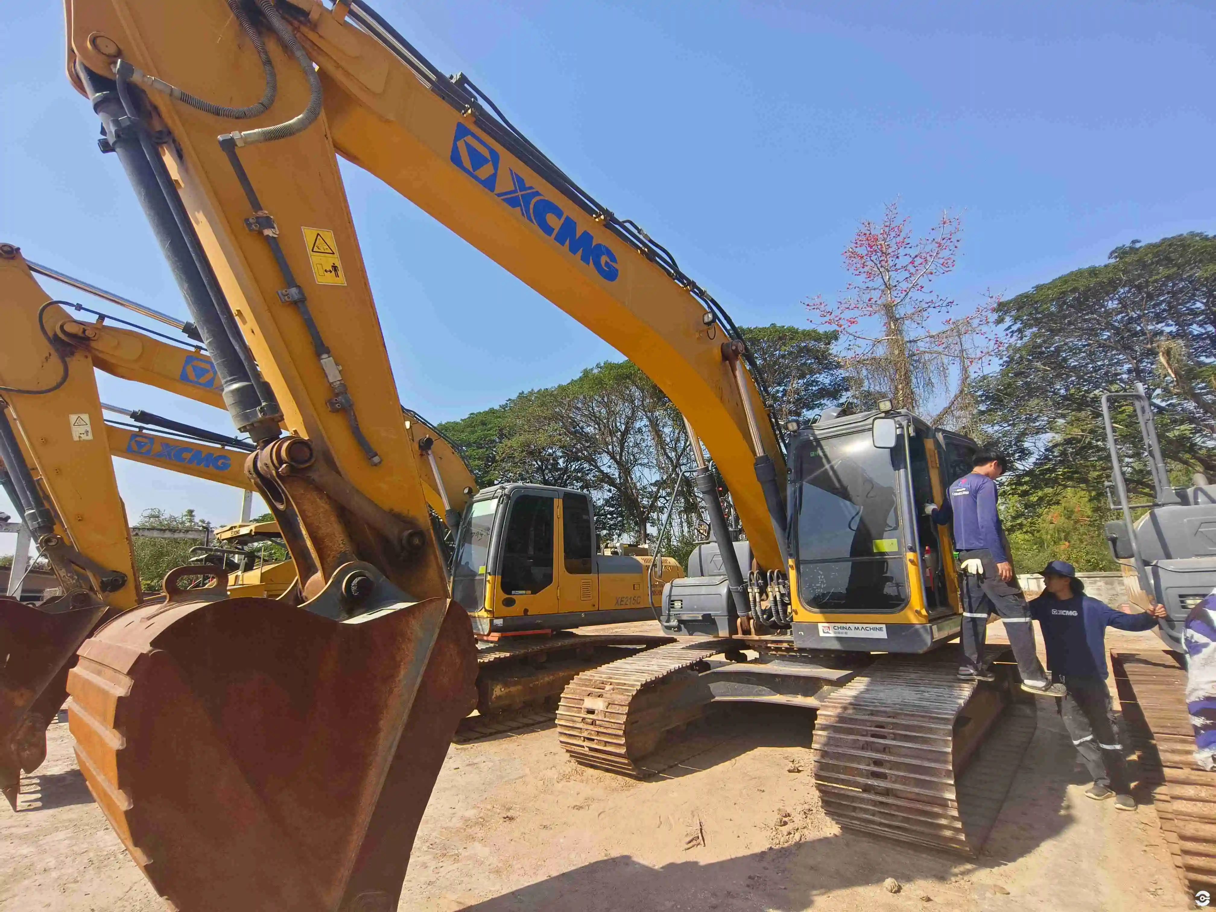 徐工官方 XE215C 二手挖掘机 液压 20 吨履带式挖掘机 价格