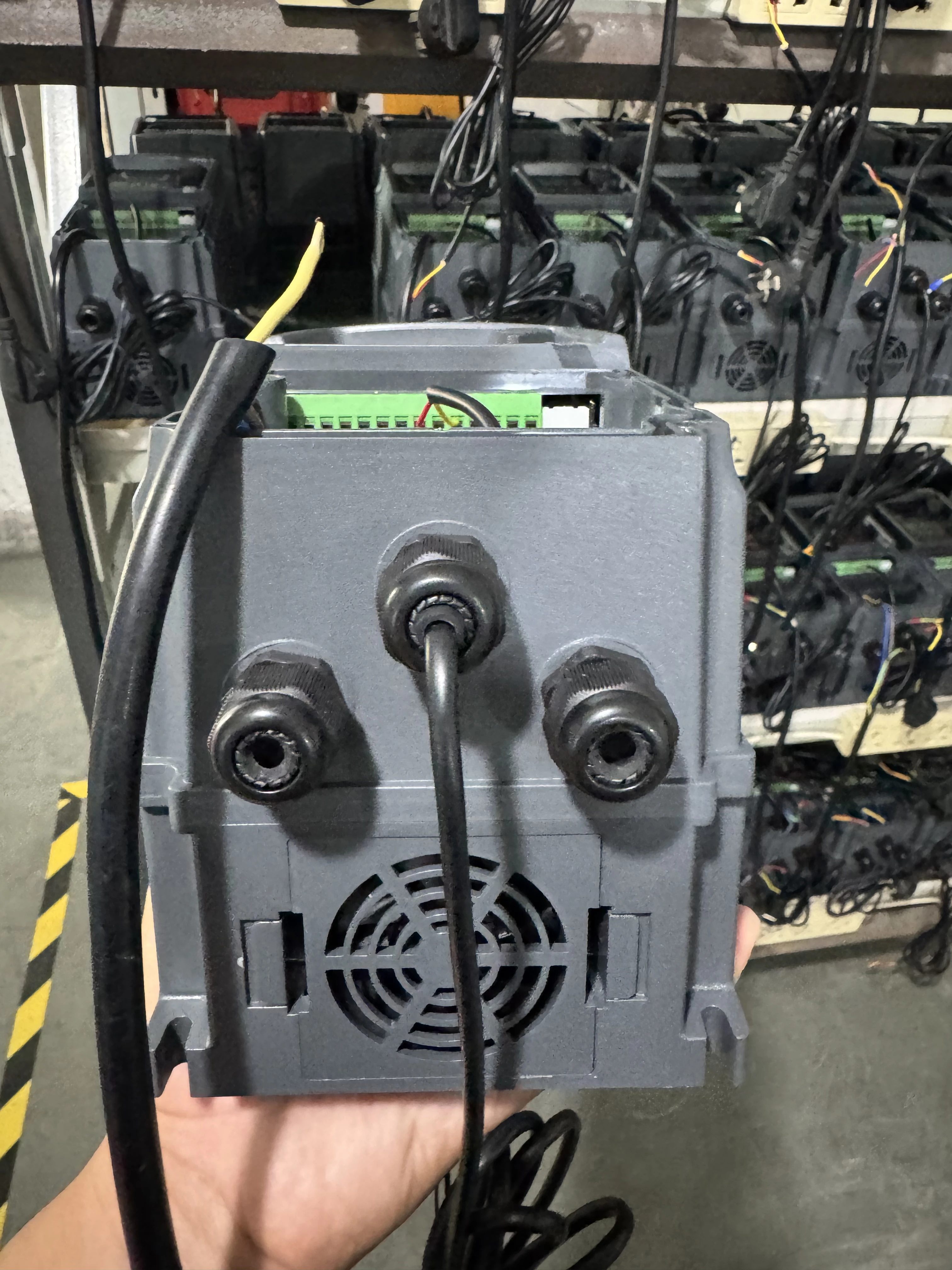 IP66 Waterproof 3 Phase Variable Frequency Drive 0.75kw 1.5kw 2.2kw 4kw  VFD Inverter