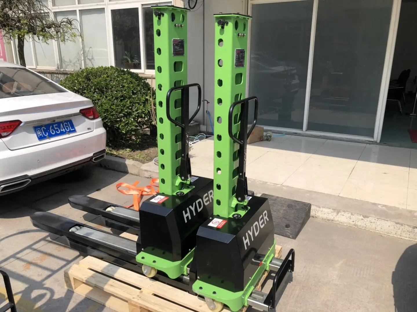 Portable Van Forklift Self Loading Pallet Jack