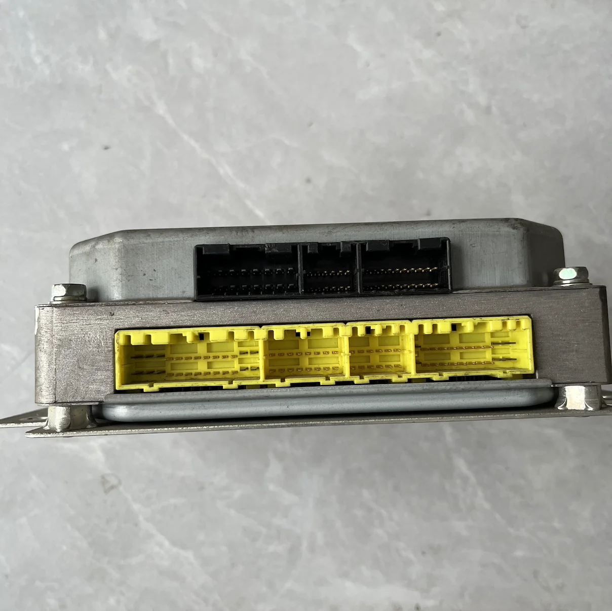 ニッサンUDトラック PF6 E5 エンジンECU ECMユニット 25947-ND515