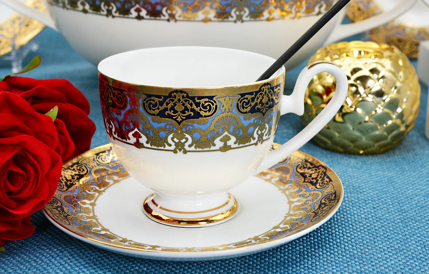 Karosa 24pcs Classic Style Bone China Tea Set with Gold