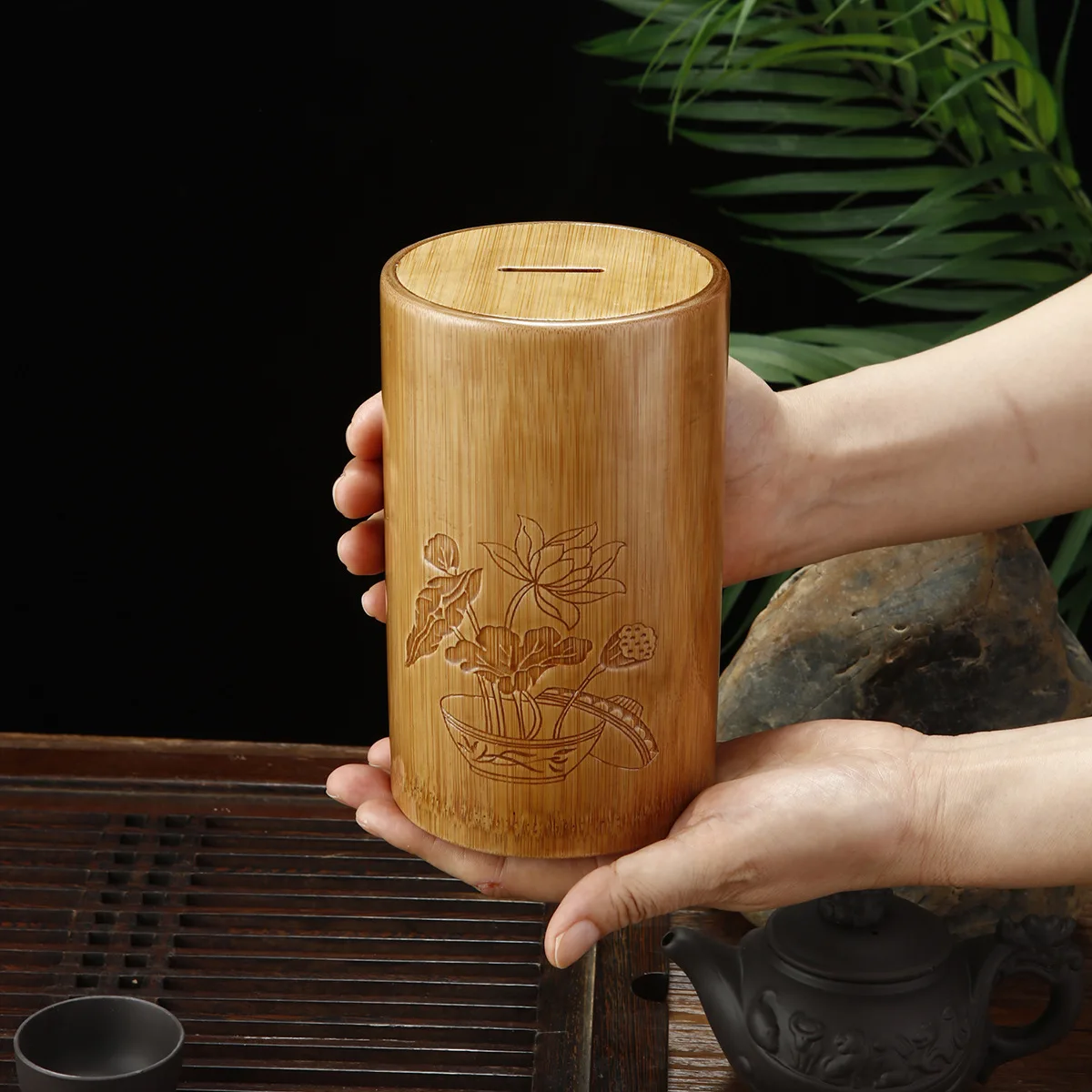 Изготовленная на заказ бамбуковая и деревянная копилка