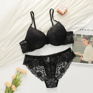 Romantic Lace Scallop Trim Solid Color Underwire Women Underwear and Panty Bra Set