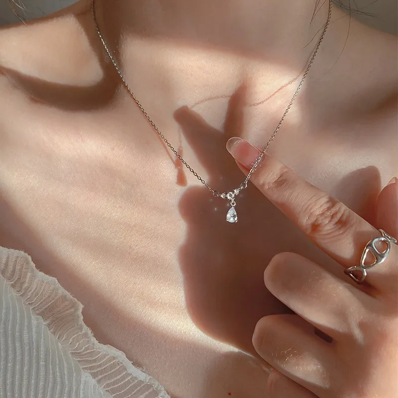 Exquisite Silver Color Water Drop Necklace Delicate Crystal Alloy Tiny  Pendant Korean Style Women Choker Necklace Girl Jewelry