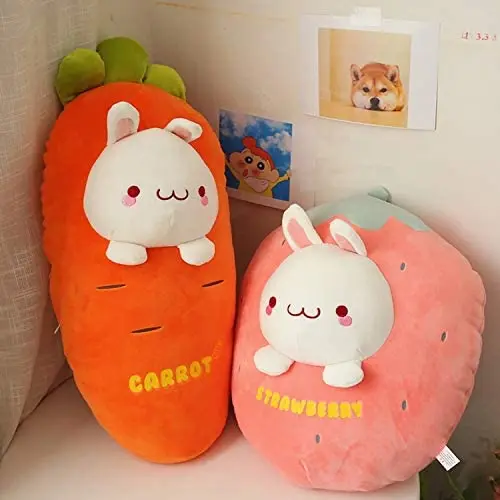 WOKICOR Peluche Lapin à La Fraise – Oreiller Doux En PP Cotton – Cadeau Anniversaire Et Pâques
