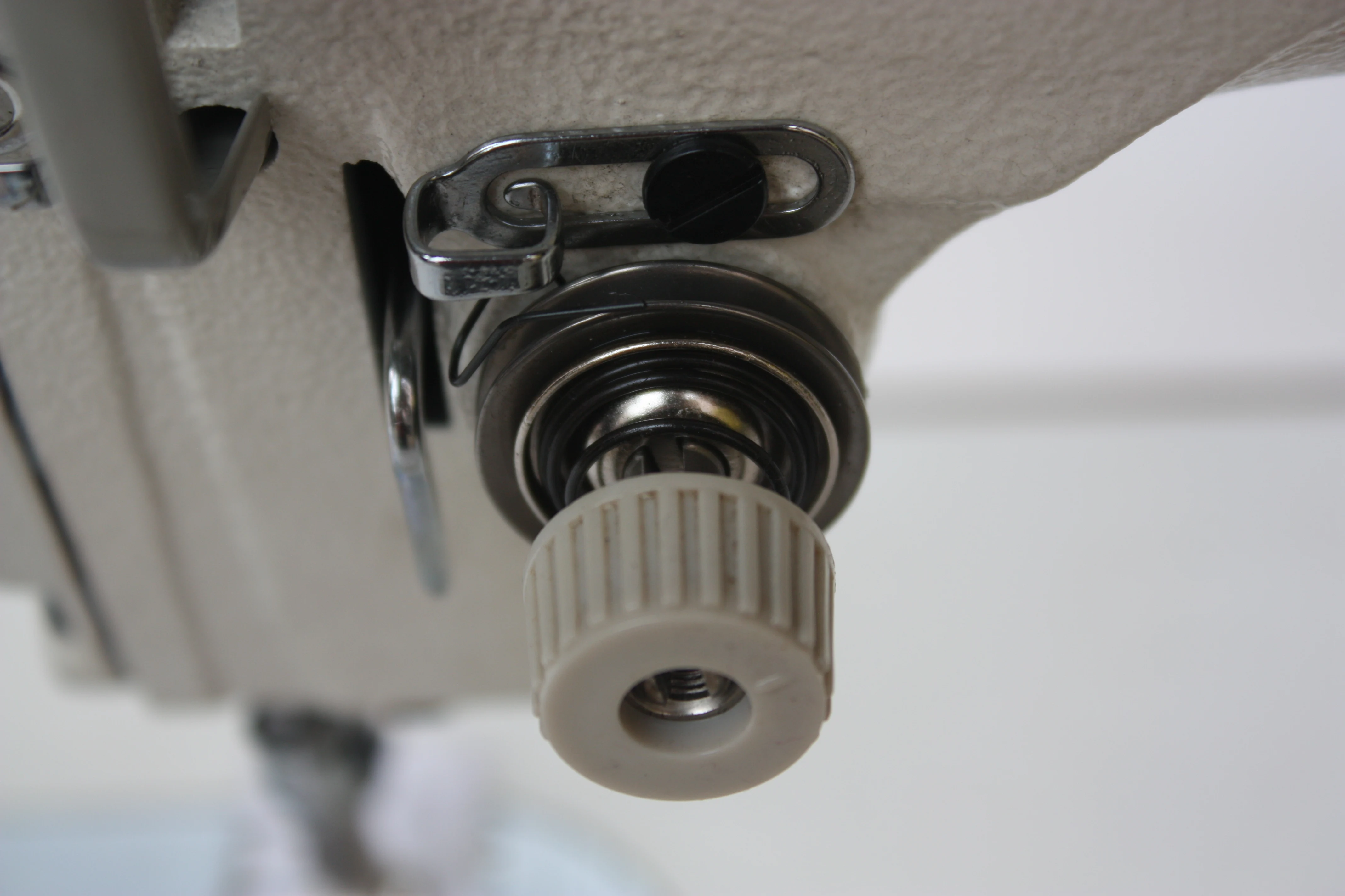 DDL8500 HIGH SPEED INDUSTRIAL SEWING MACHINE JUKKY BRAND LOCKSTITCH MACHINE for CLOTHES MACHINE COUDRE