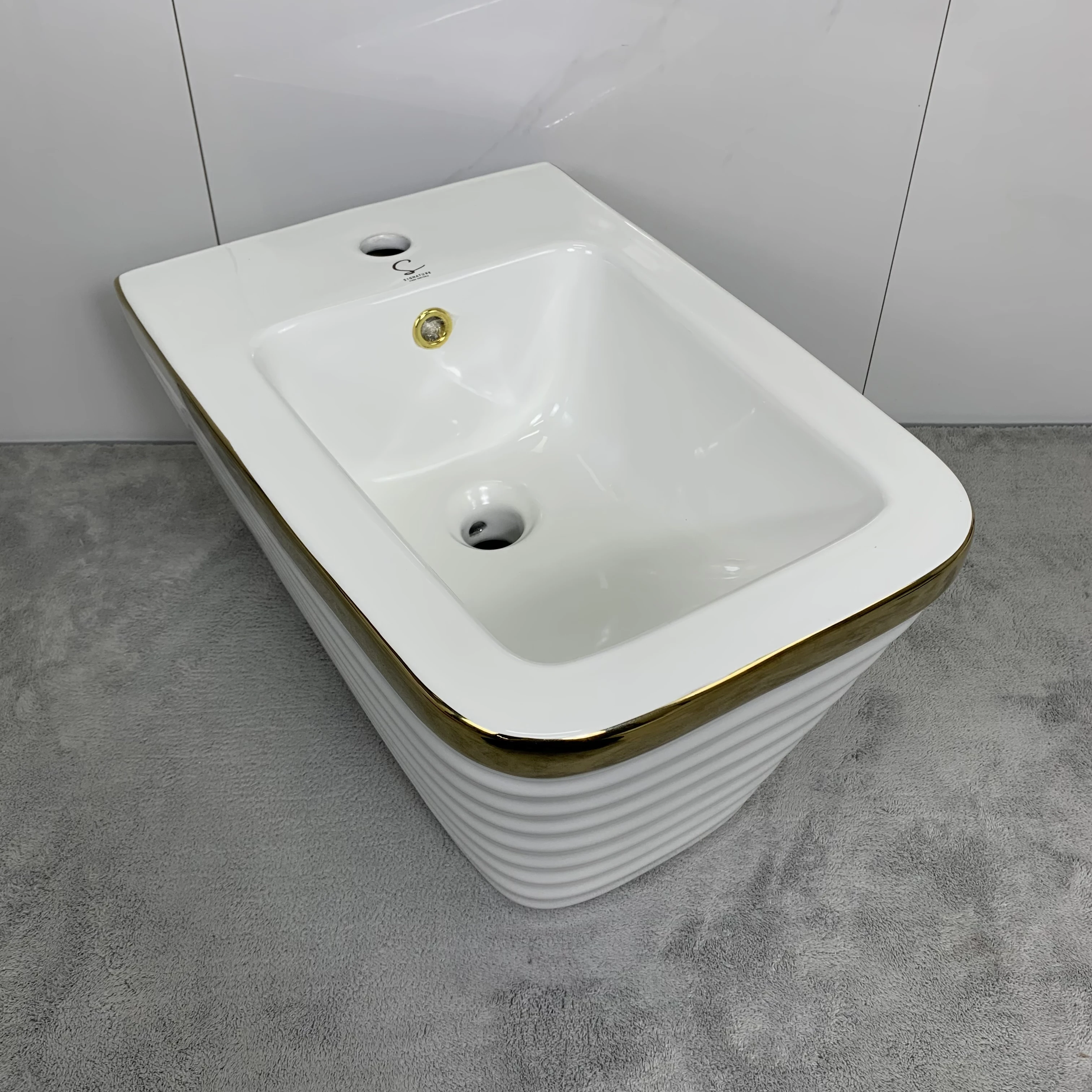 Ceramic luxury design sanitary ware european wall hung wc bathroom suites gold plating bidet toilet set details