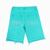 มีสีเขียวขุ่น