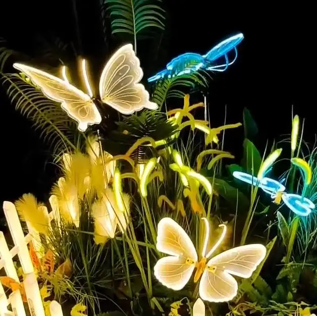 Catena Luminosa KOBOKO A Farfalle: 1,5 M Con 10 LED Per Una Cameretta Da Sogno