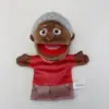 Muñeca de mano de abuela negra