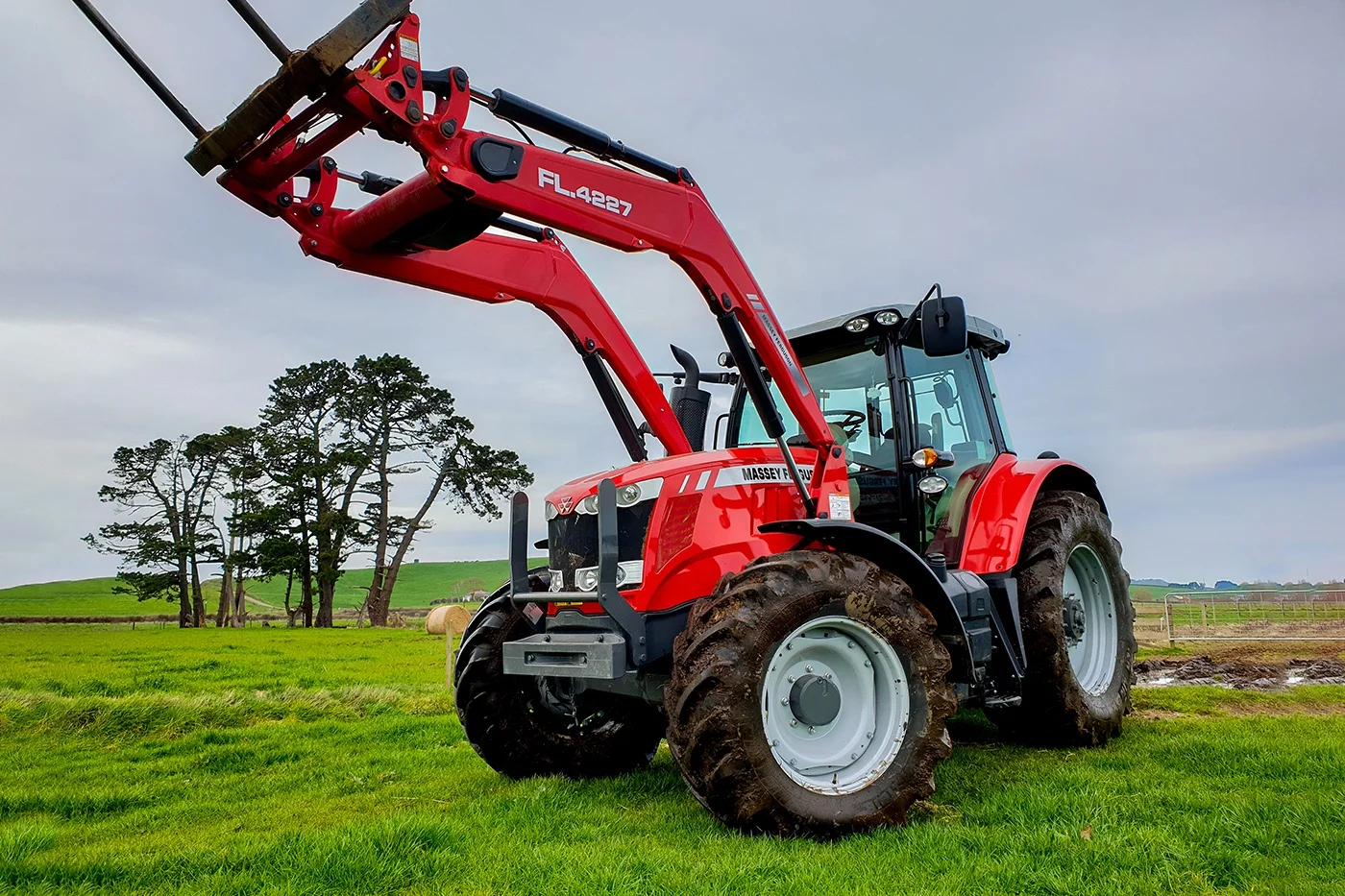 Commercial Vehicle For Farmers Massey Ferguson 7600 Series Tractor And