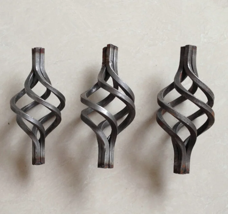 Декоративная корзина из кованого железа для ворот и