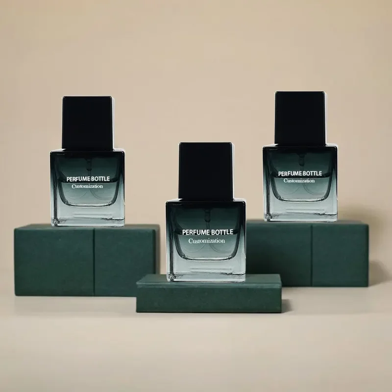 30ml 50ml 100ml Customized Gradient Black Square Perfume Bottles with ABS Square Lid