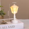 lampadaire blanc
