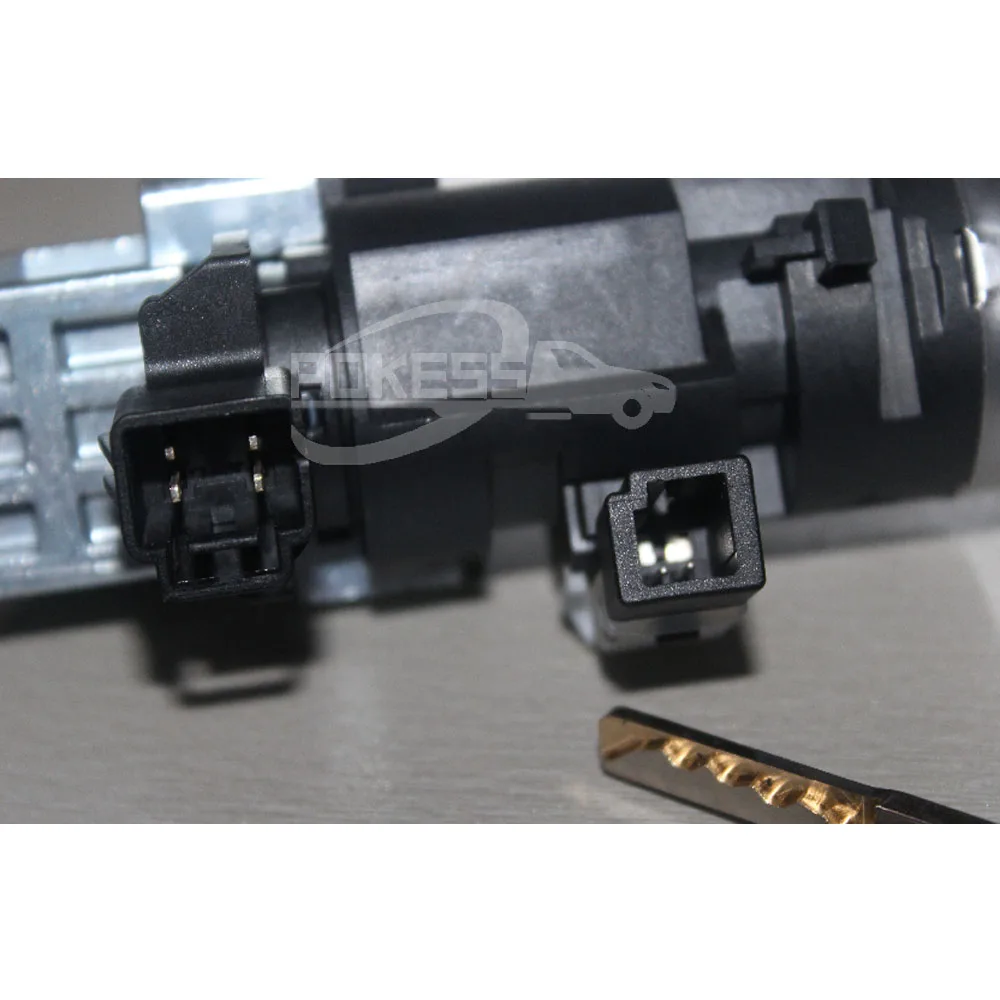 ED8BF22050AE Car Lock for Ford Escort — 2
