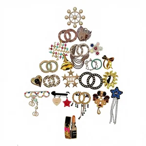 Designer Brand's Best-selling Luxury Zircon Flower  High Quality Brooches Come in Various Styles Suitable for All Occasions.