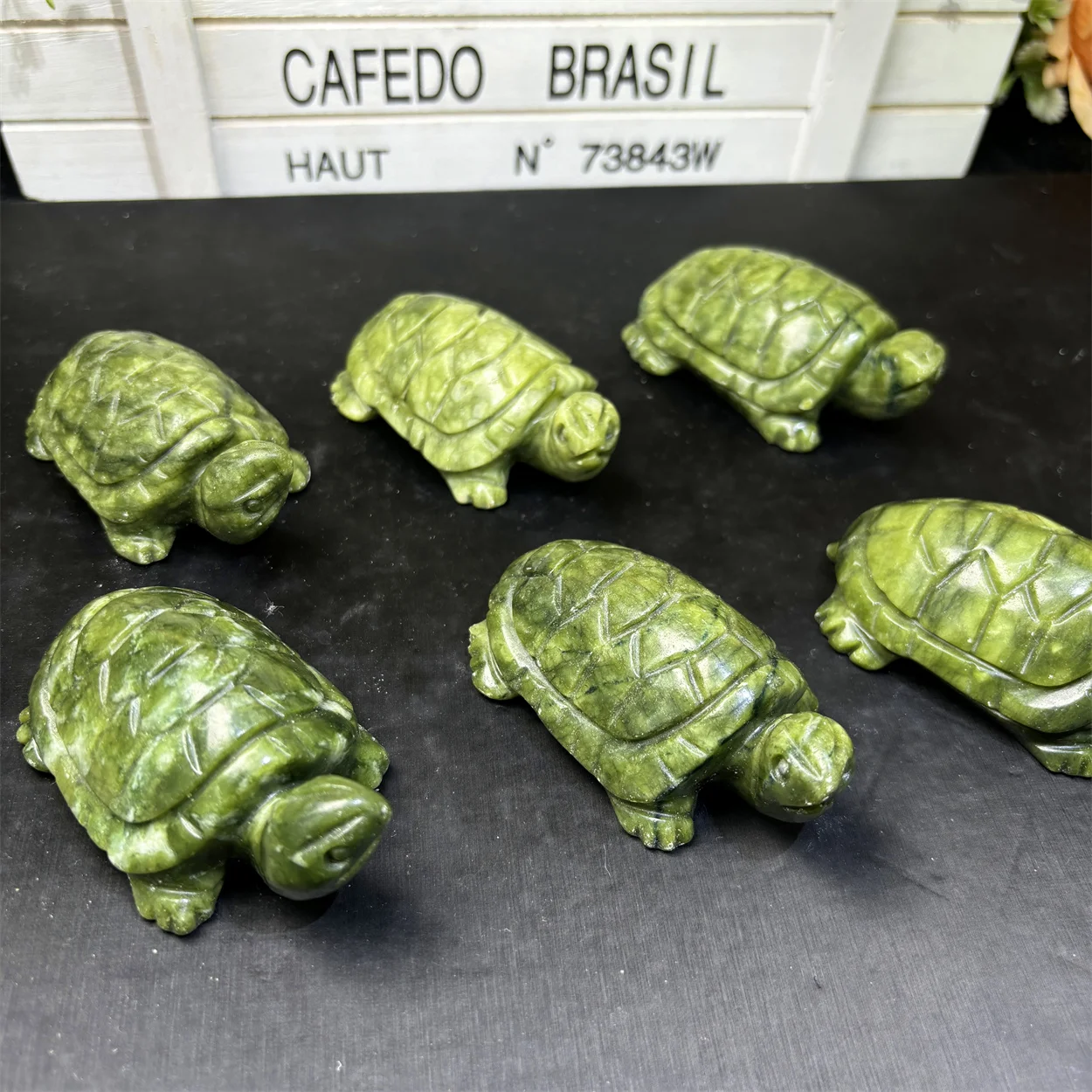 Factory Natural Factory Hand Carving Crystal Crafts Xiuyu Jade Tortoise Crystal Carvings Animals Turtle for Gift