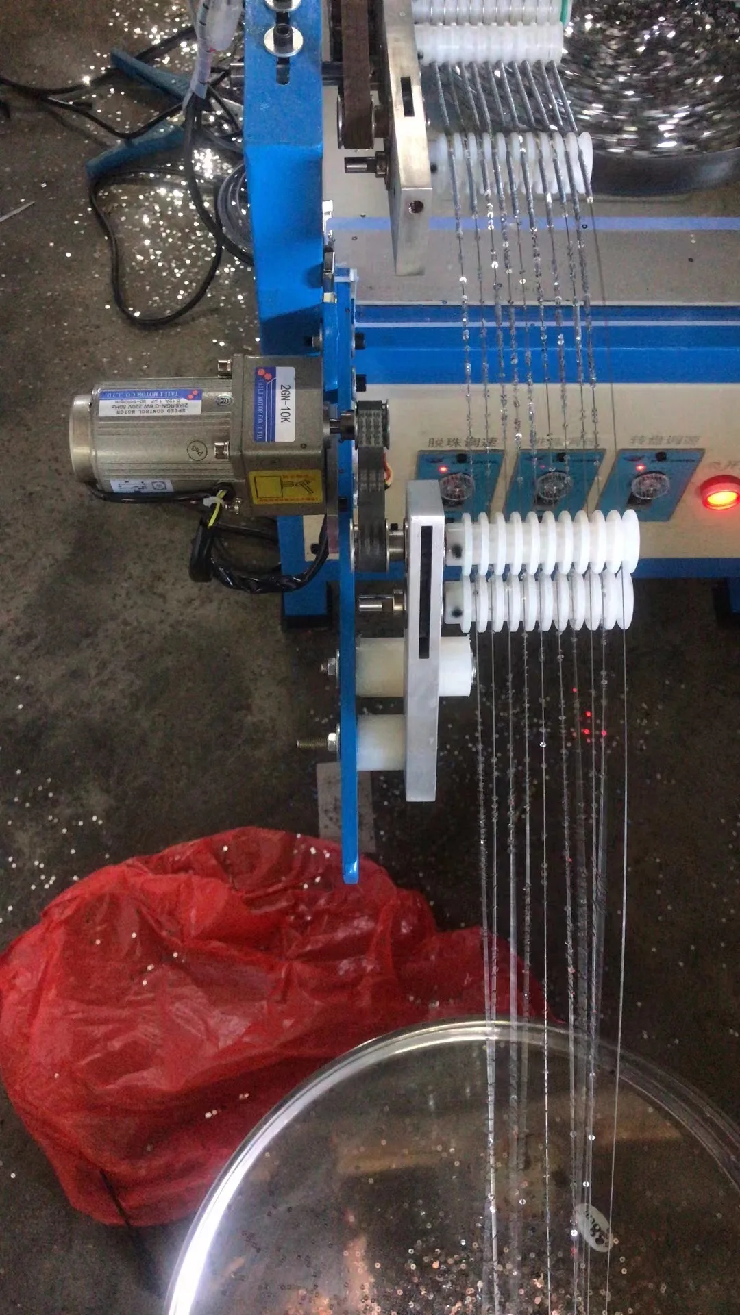 1mm-6mm Loose Sequin Thread Making Machine Fancy Yarn Making Machine Sequins Sequence String Machine