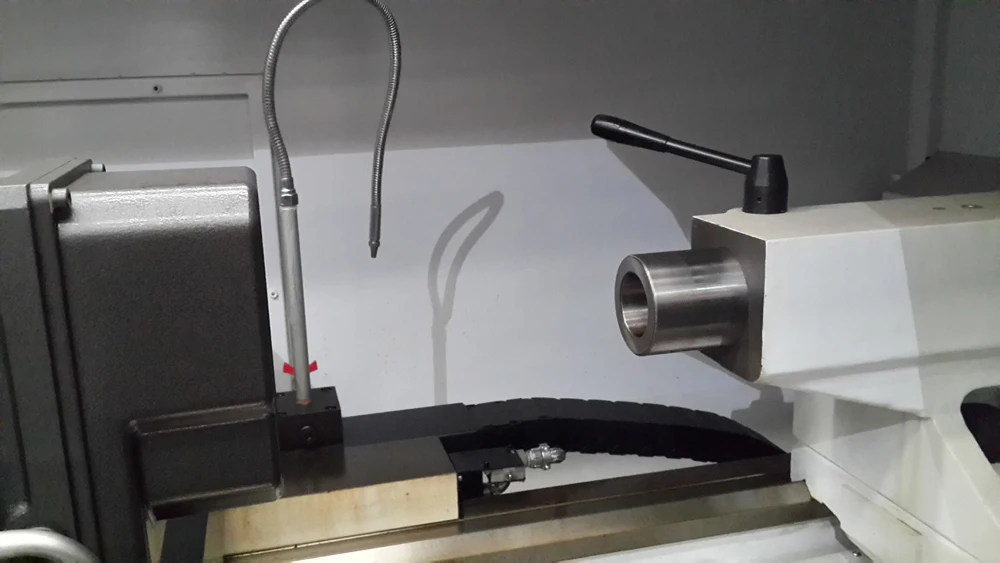 CKA6136 High-Automatic CNC Lathe Machine Horizontal Design with CE Certification Torno CNC Drehmaschine Tornos-Para-Metal