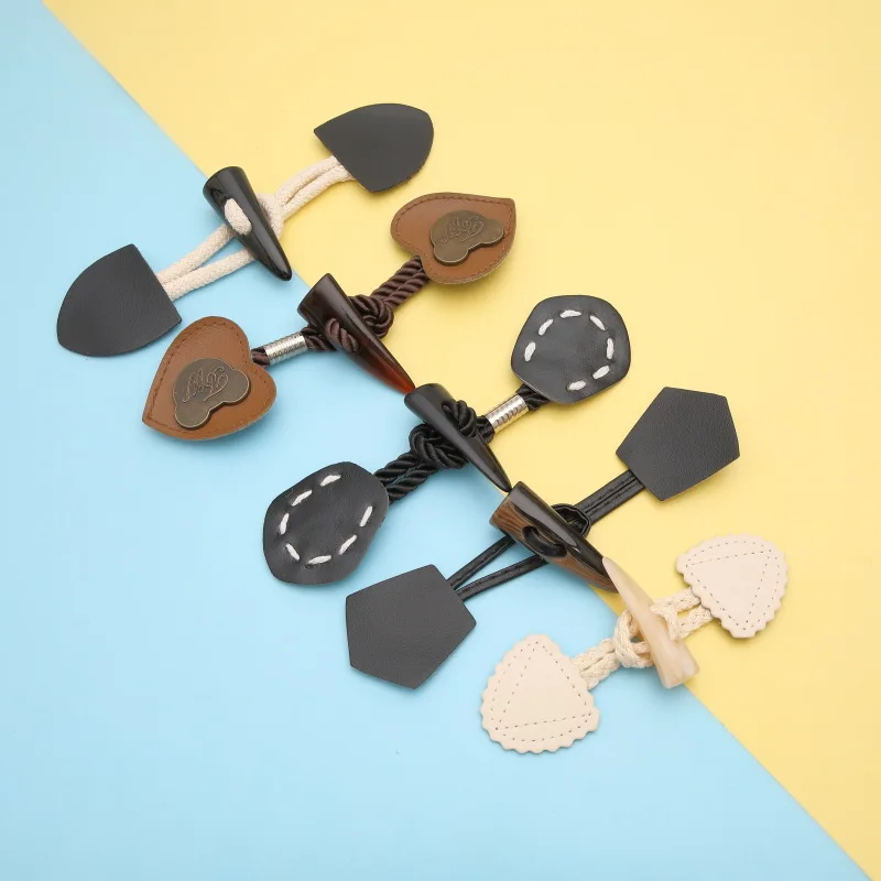 Duffle Coat Jacket Fasteners Toggle With Leather Patch Buckle Buttons Horn Buttons for Overcoat Decor Sewing Accessories