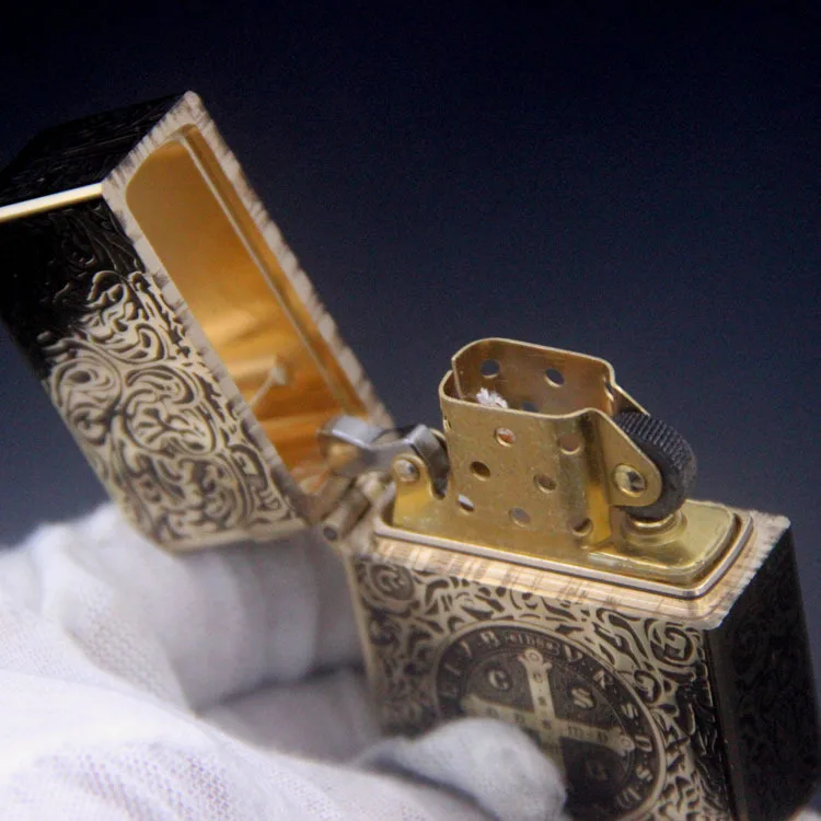 Zorro Brass Kerosene Lighter 915, Engraved Constantine Pattern