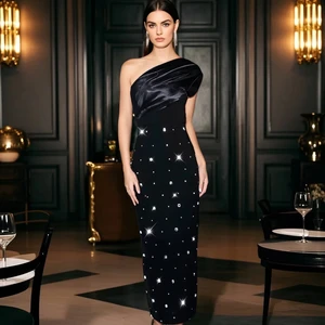 Bettergirl 2025 Summer New Black Oblique Shoulder Dress Ladies Temperament Sparkly Hot Diamond Bandage Long Banquet Dress