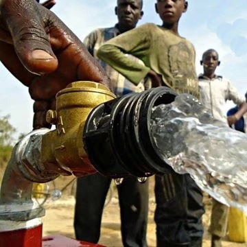 
 Погружной насос для бурения скважин на солнечной батарее, 4 дюйма, 2,4 л.с., для домашней живописи, длительный срок службы питья  